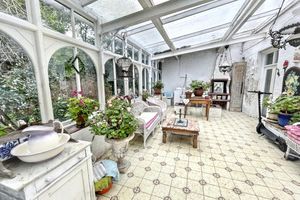 2a Preston Park Avenue